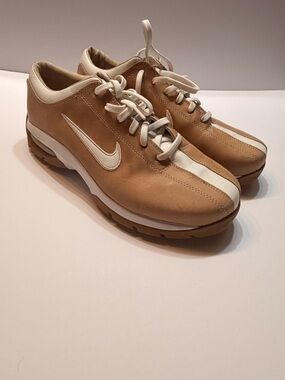 Nike Women's Tan and White Low-Top Athletic Golf Sneakers